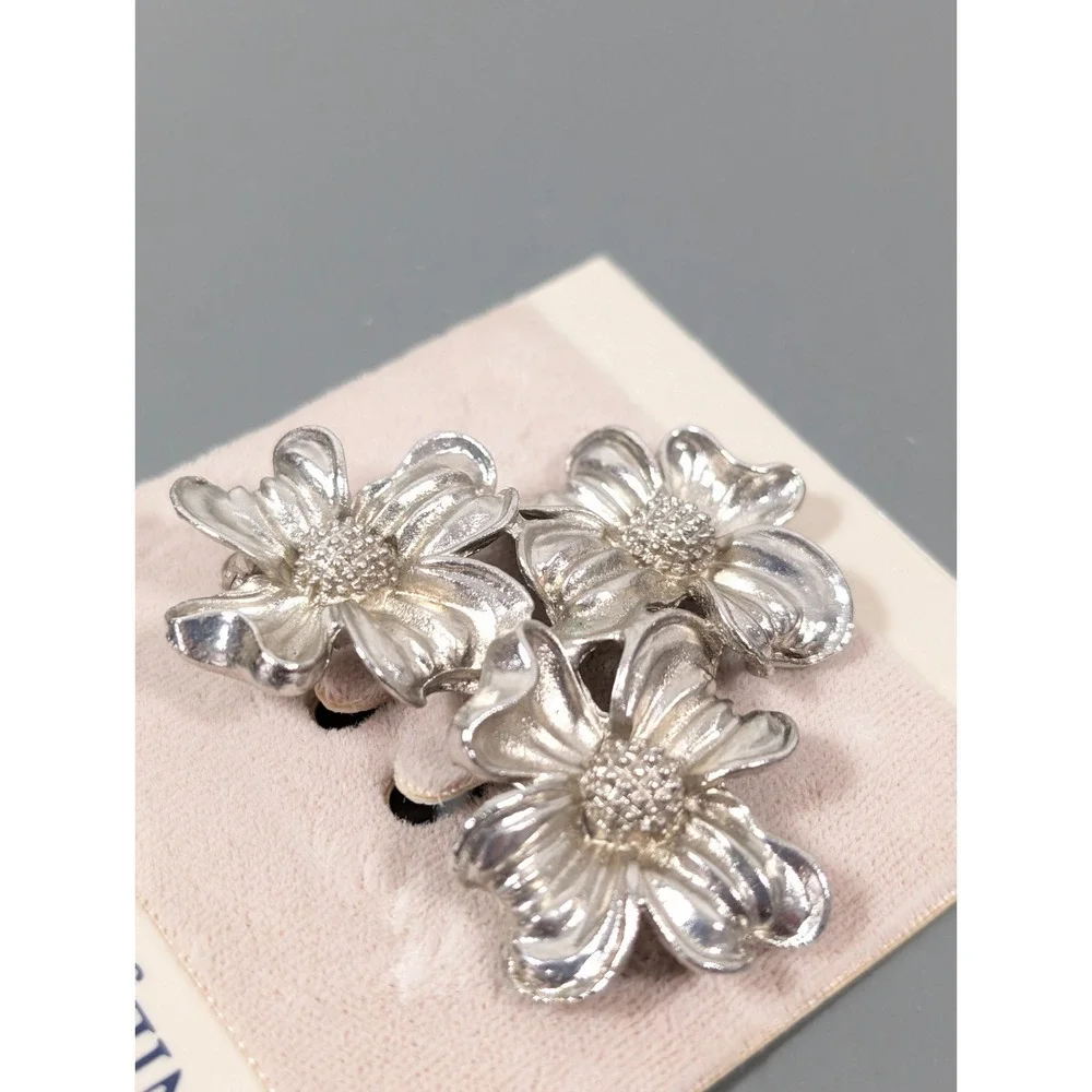 Ginnie Johansen Silver Tone Dogwood Flower 3D‎ Brooch Pin